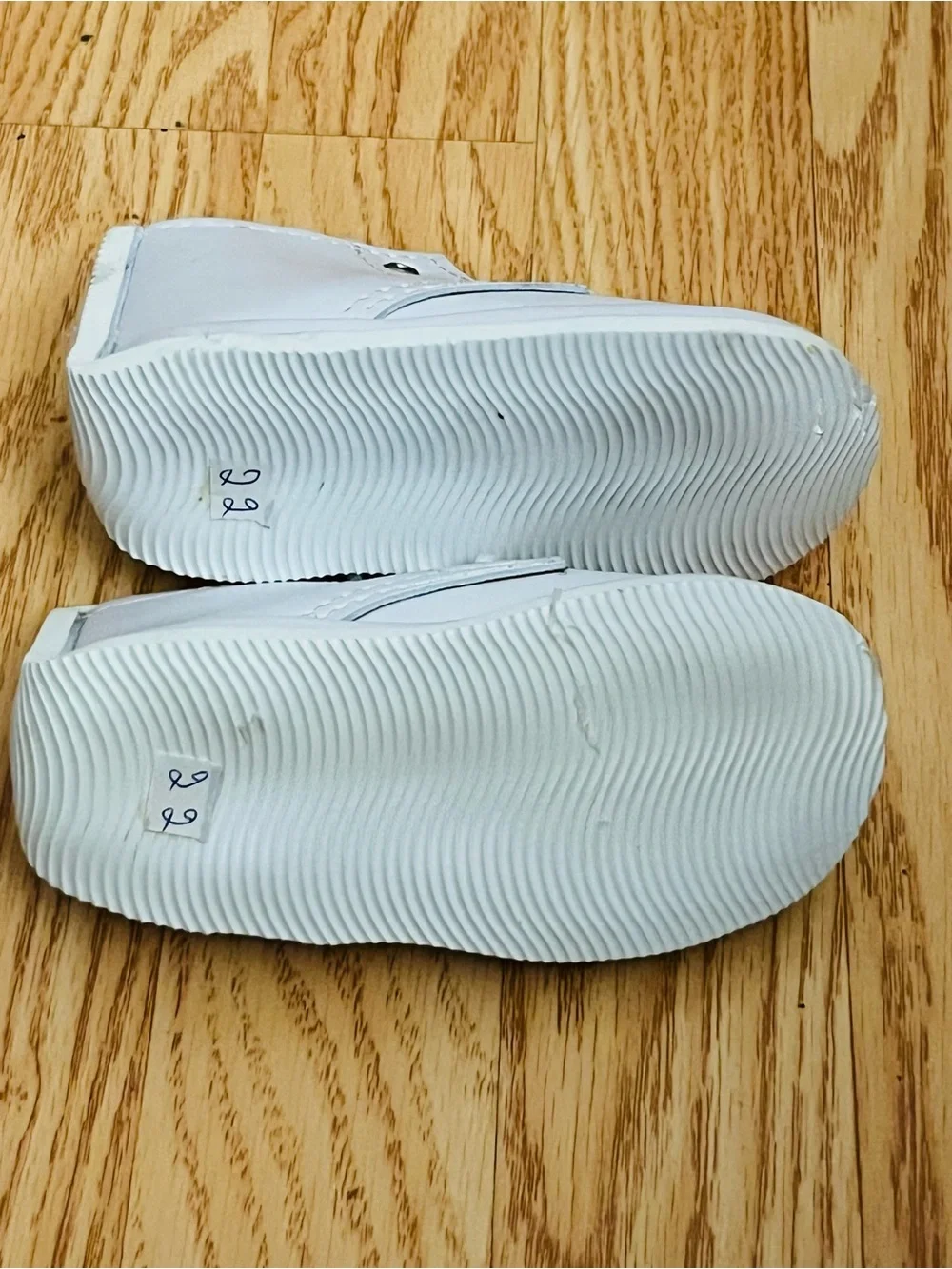 Guatemalan Kids White Lace-Up Canvas Shoes